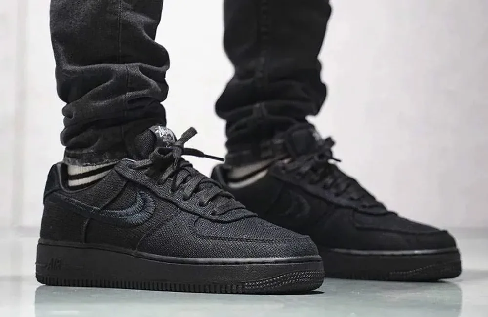 stussy Nike Air Force 1 純黑色 - 純黑 Stussy AF1 首次完整曝光！光看細節就想沖